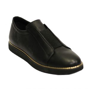 Жіночі туфлі з натуральної гладкої  шкіри  чорного кольору з гумовою вставкою